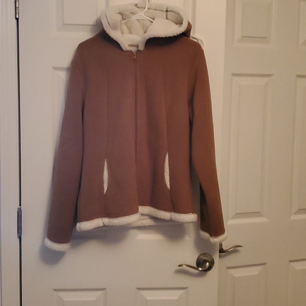 Hooded light weight jacket